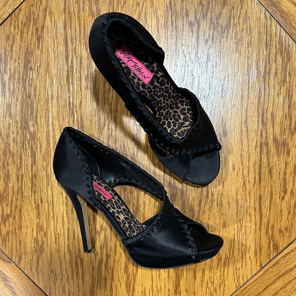 *BETSEY JOHNSON* Black Satin d’Orsay Peep Toe Pump Heels Size 9.5